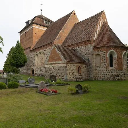 Jagdschloss-bellin 4*