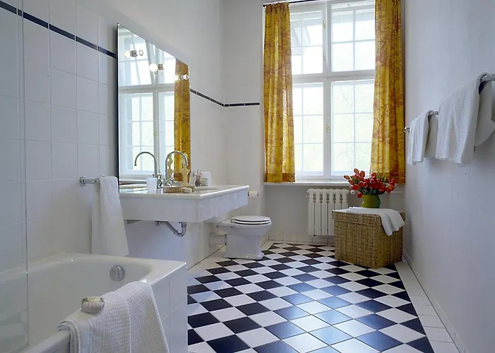 Jagdschloss-bellin 4*